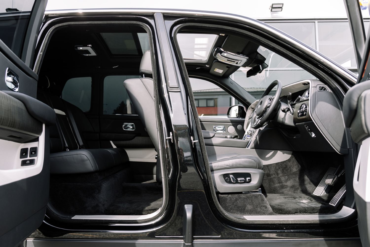 ROLLS-ROYCE CULLINAN ESTATE 6.7 V12 5DR AUTOMATIC