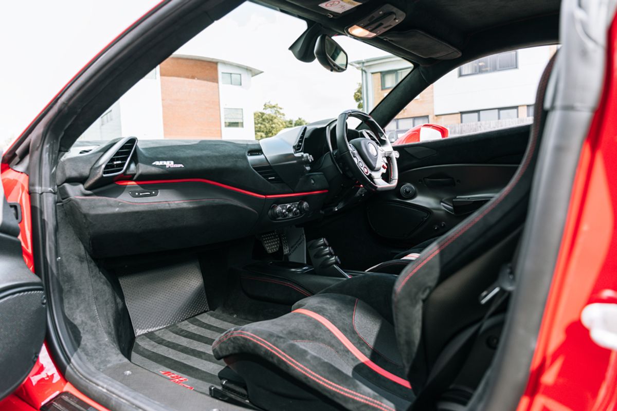 Ferrari 488 Pista Coupe 3.9 VS 2DR SEMI AUTOMATIC