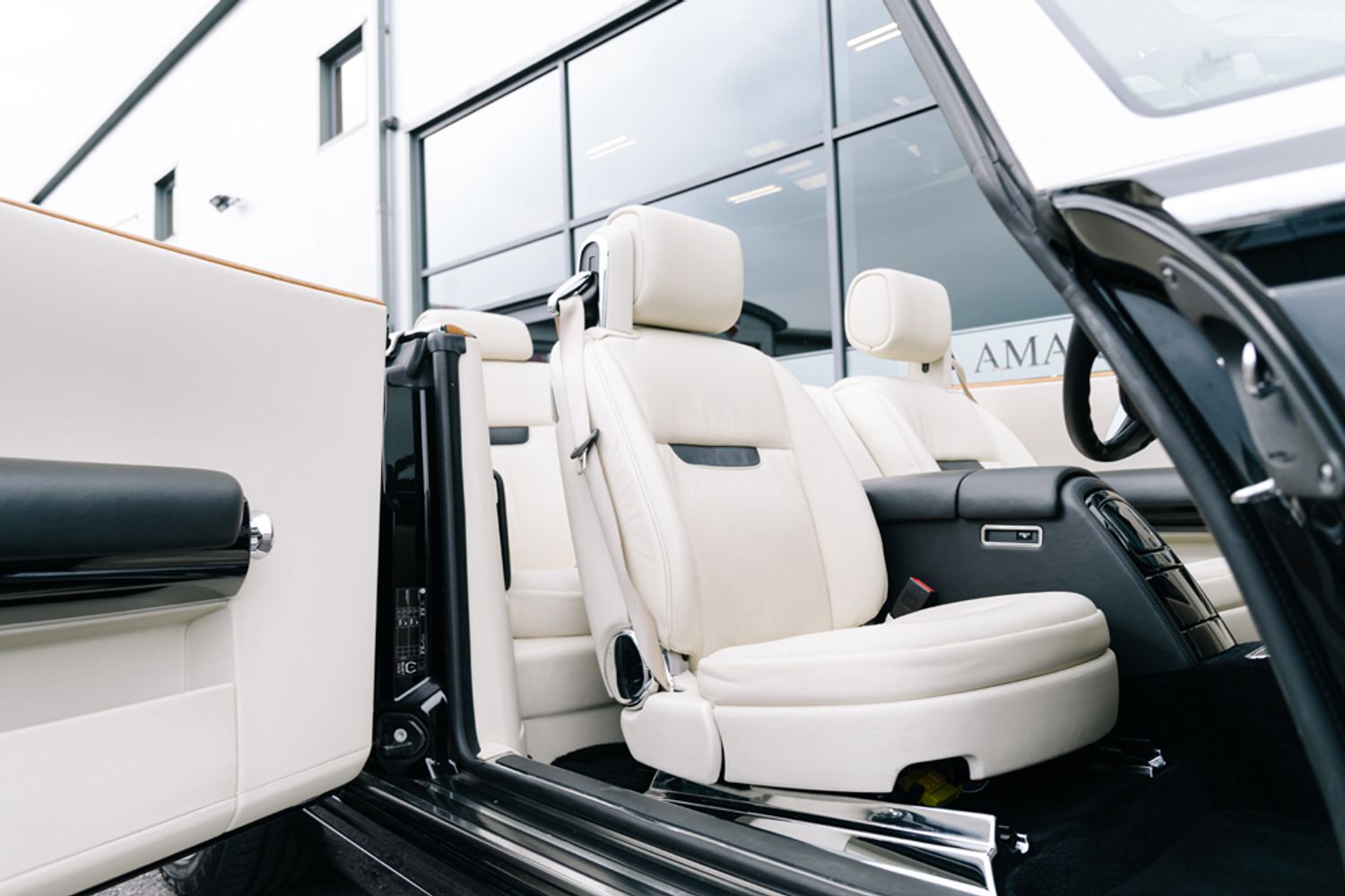ROLLS-ROYCE PHANTOM CONVERTIBLE 6.7 PHANTOM DROPHEAD COUPE 2DR AUTOMATIC