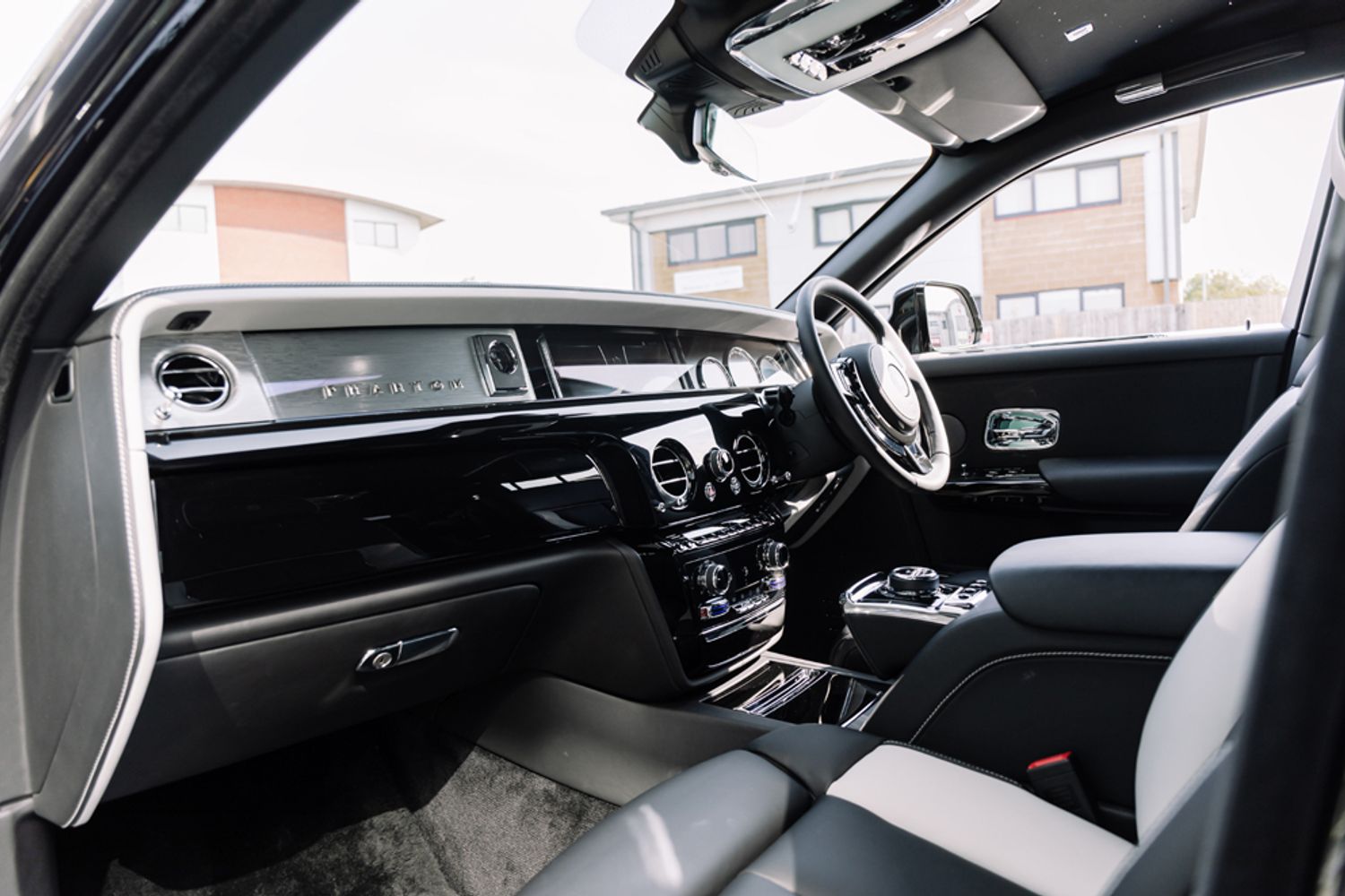 ROLLS-ROYCE PHANTOM COUPE 6.7 V12 SWB 2DR AUTOMATIC