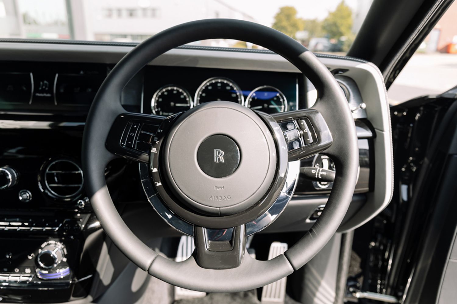 ROLLS-ROYCE PHANTOM COUPE 6.7 V12 SWB 2DR AUTOMATIC
