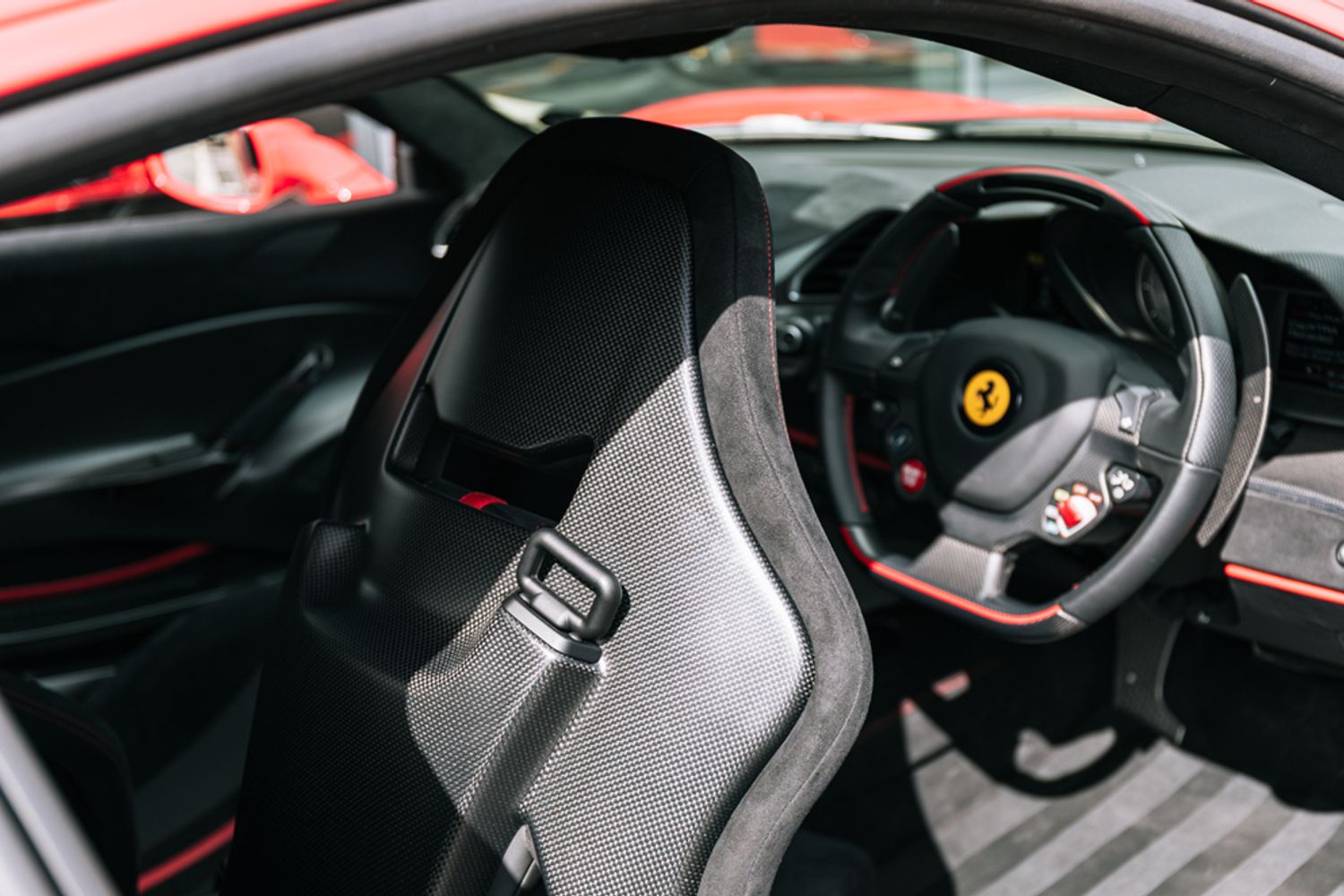 Ferrari 488 Pista Coupe 3.9 VS 2DR SEMI AUTOMATIC