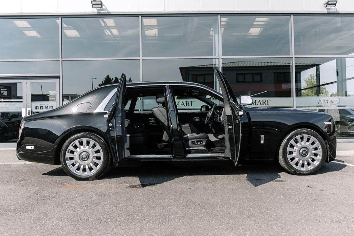 ROLLS-ROYCE PHANTOM COUPE 6.7 V12 SWB 2DR AUTOMATIC