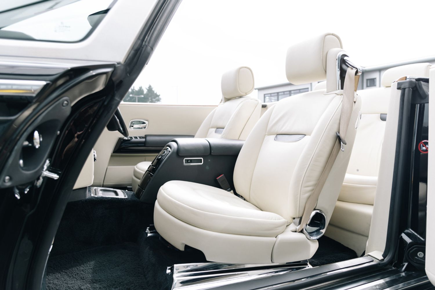 ROLLS-ROYCE PHANTOM CONVERTIBLE 6.7 PHANTOM DROPHEAD COUPE 2DR AUTOMATIC