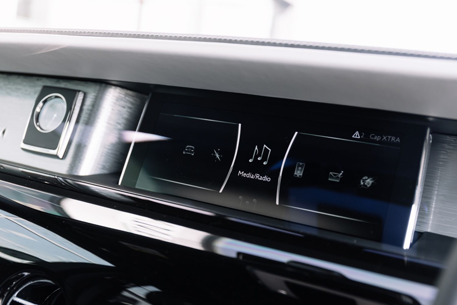 ROLLS-ROYCE PHANTOM COUPE 6.7 V12 SWB 2DR AUTOMATIC