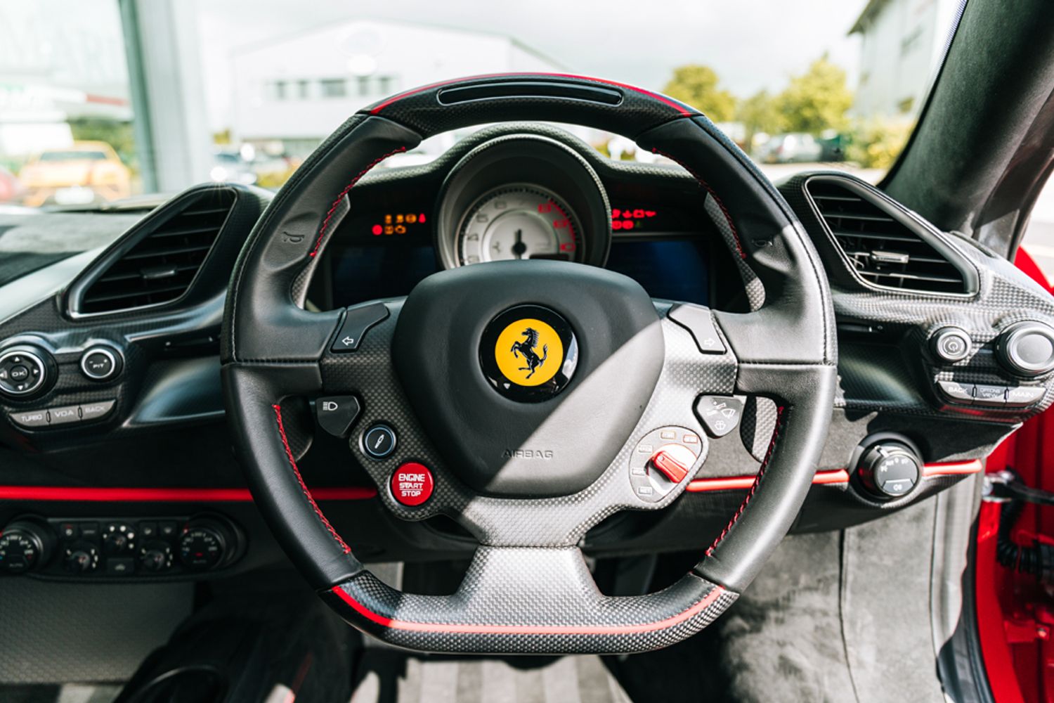 Ferrari 488 Pista Coupe 3.9 VS 2DR SEMI AUTOMATIC