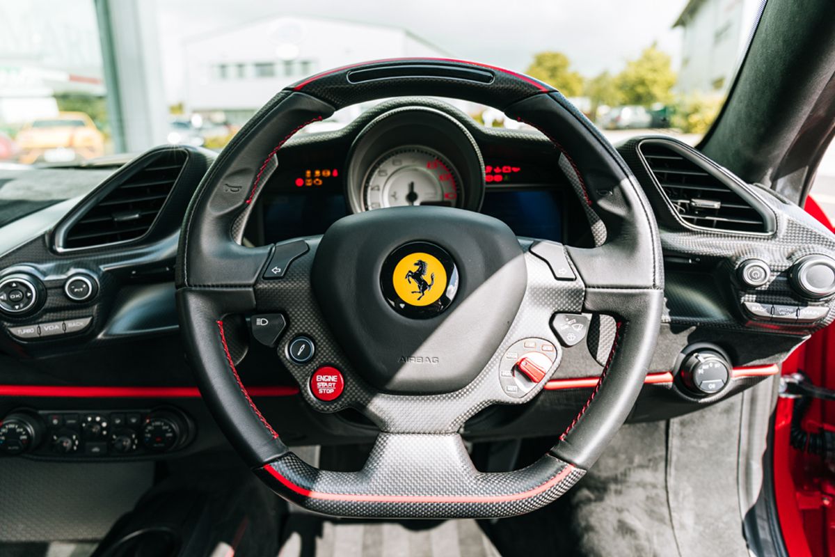 Ferrari 488 Pista Coupe 3.9 VS 2DR SEMI AUTOMATIC