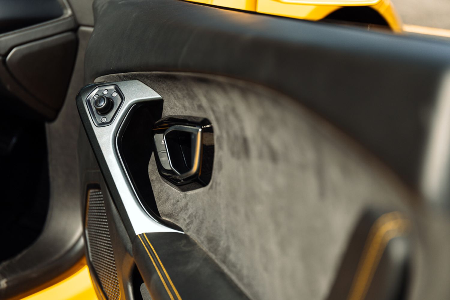 LAMBORGHINI HURACAN COUPE 5.2 LP 610-4 2DR SEMI AUTOMATIC