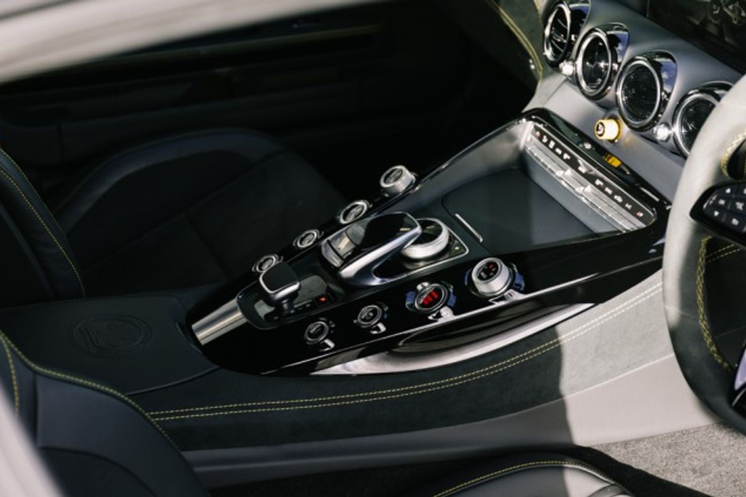 MERCEDES-BENZ AMG GT COUPE 4.0 AMG GT R PREMIUM 2DR AUTOMATIC