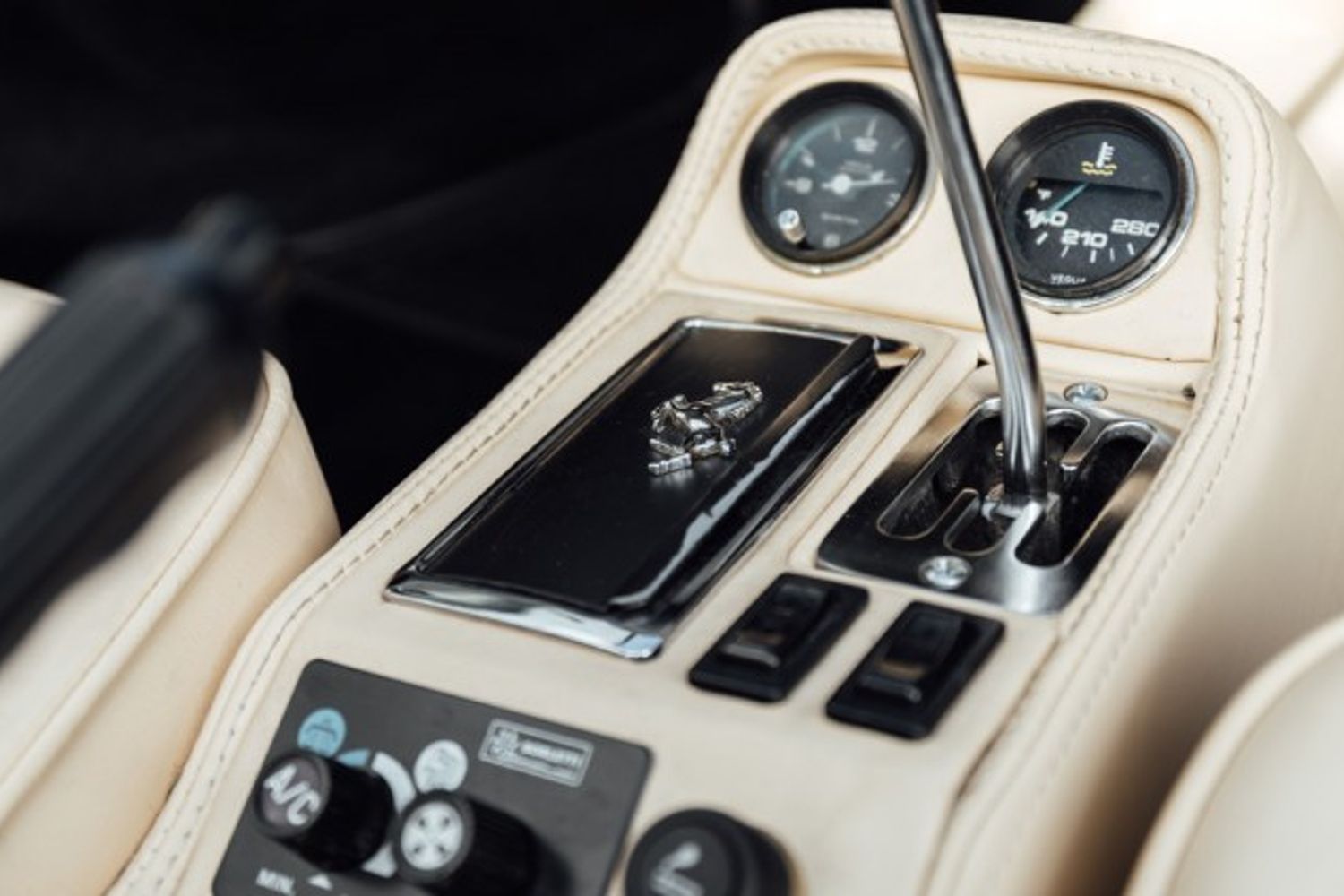FERRARI 308 GTSi 2.9