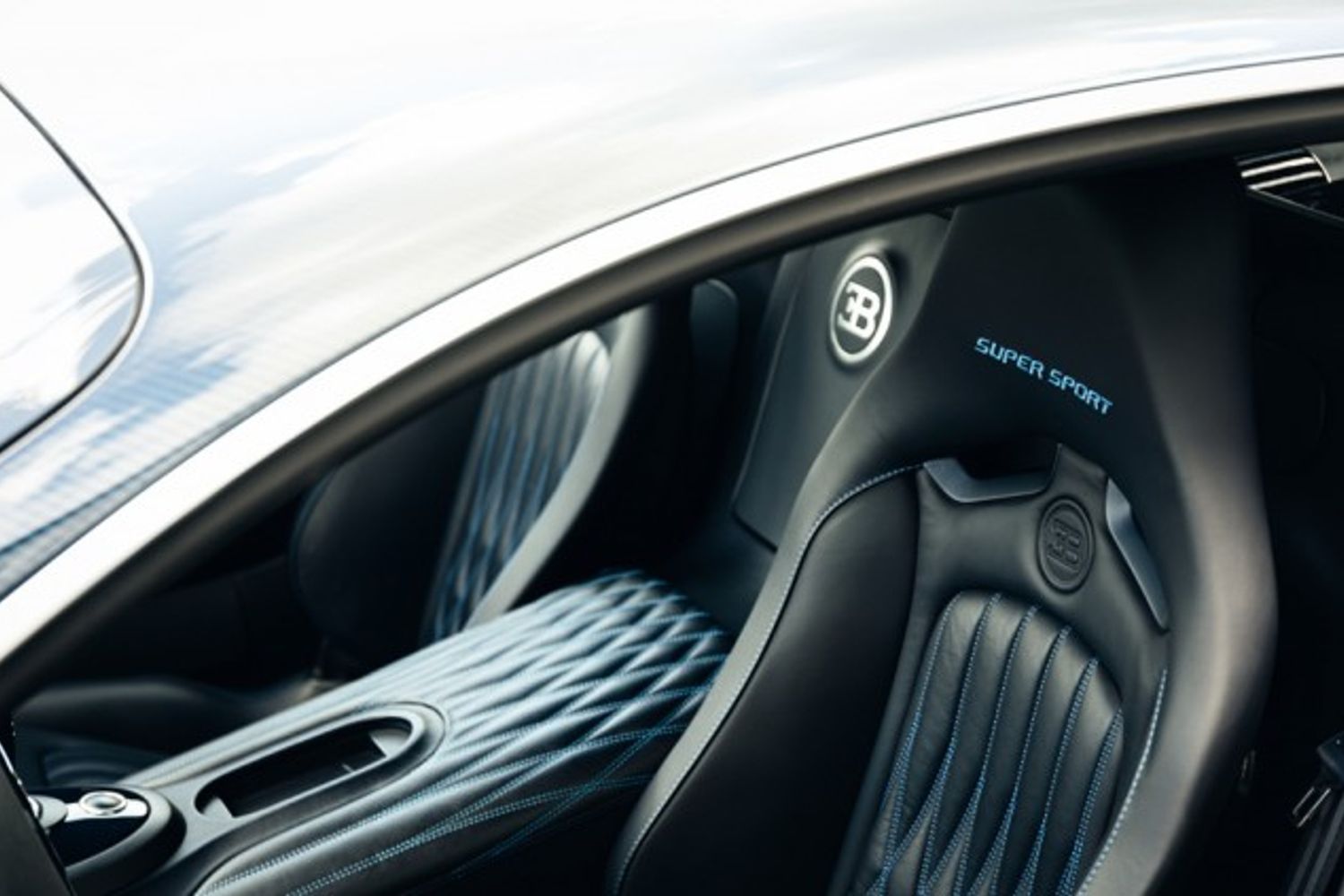 BUGATTI VEYRON COUPE COUPE 8.0 COUPE 2DR AUTOMATIC