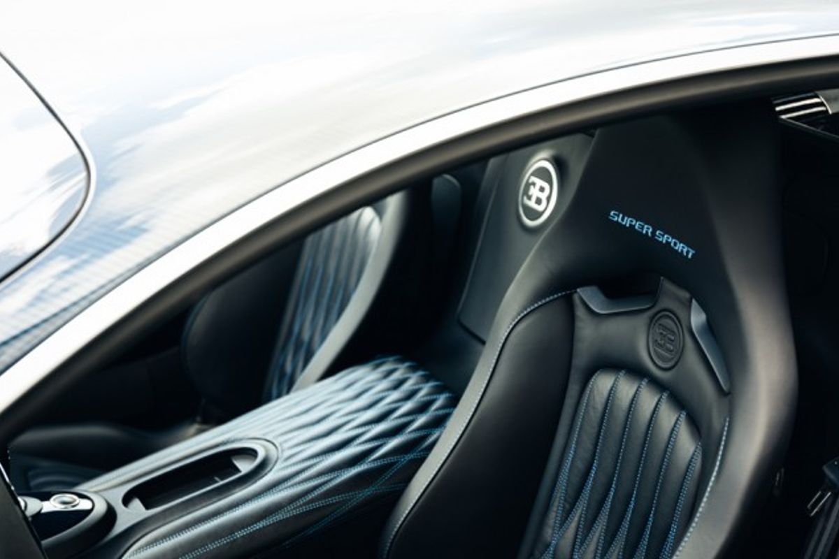 BUGATTI VEYRON COUPE COUPE 8.0 COUPE 2DR AUTOMATIC