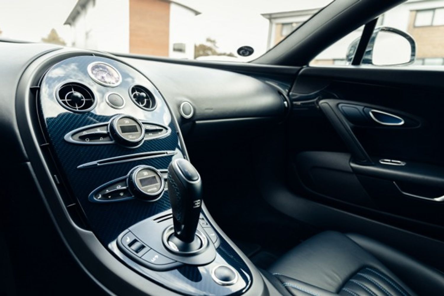 BUGATTI VEYRON COUPE COUPE 8.0 COUPE 2DR AUTOMATIC