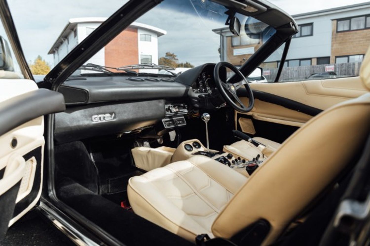 FERRARI 308 GTSi 2.9