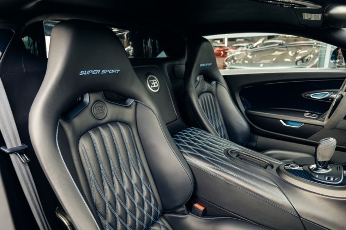 BUGATTI VEYRON COUPE COUPE 8.0 COUPE 2DR AUTOMATIC