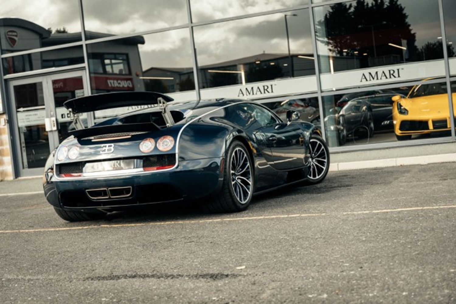 BUGATTI VEYRON COUPE COUPE 8.0 COUPE 2DR AUTOMATIC