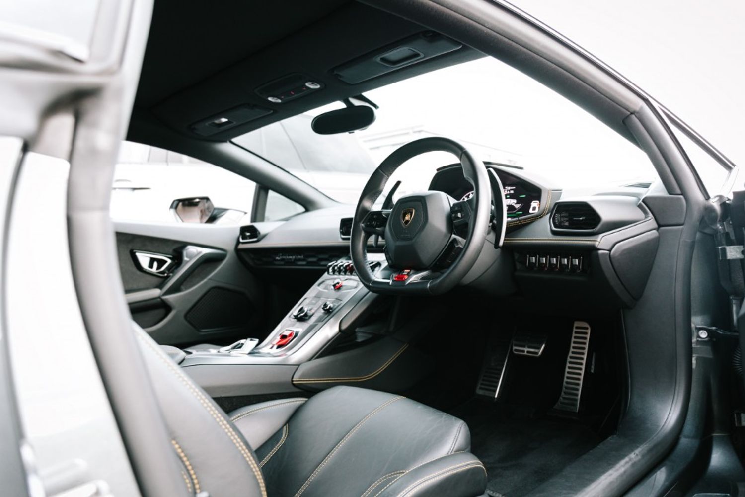 LAMBORGHINI HURACAN COUPE 5.2 LP 610-4 2DR SEMI AUTOMATIC
