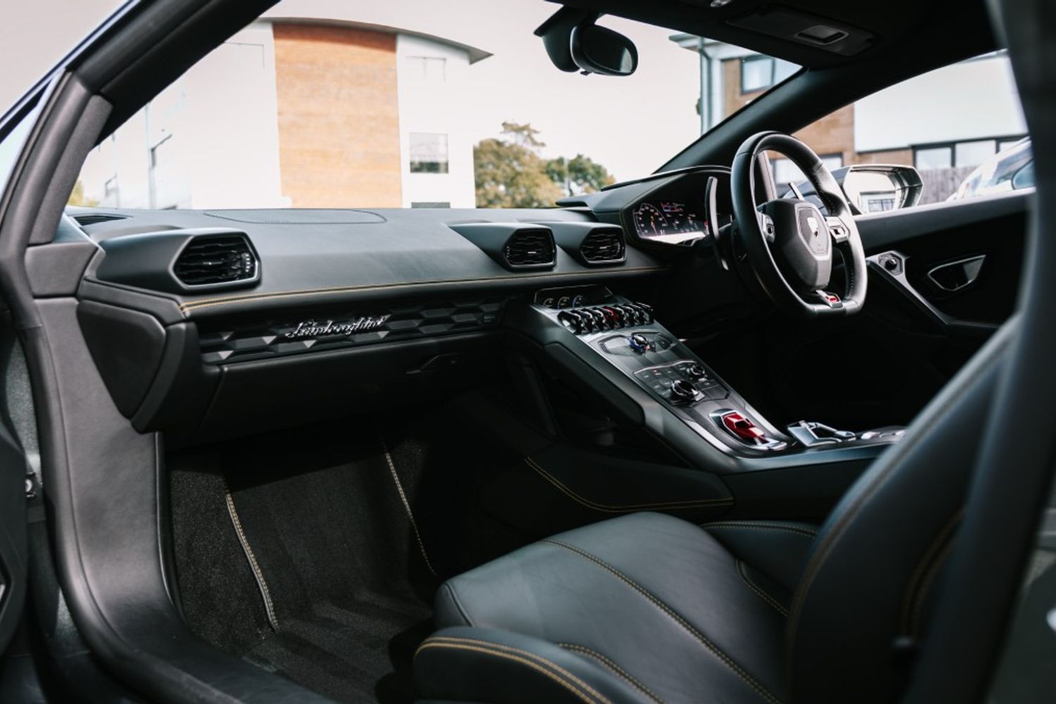 LAMBORGHINI HURACAN COUPE 5.2 LP 610-4 2DR SEMI AUTOMATIC