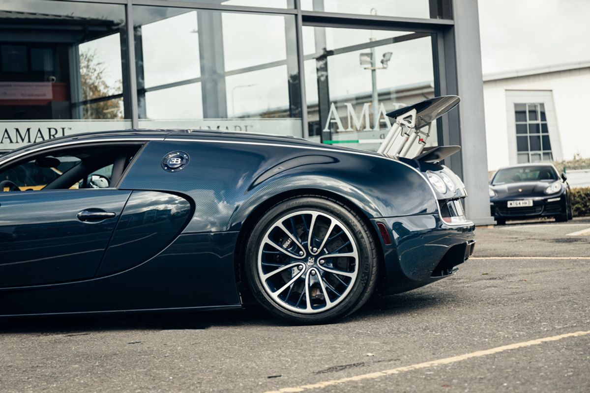 BUGATTI VEYRON COUPE COUPE 8.0 COUPE 2DR AUTOMATIC