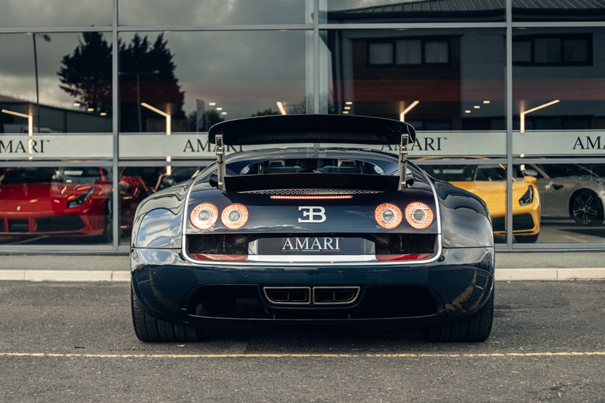 BUGATTI VEYRON COUPE COUPE 8.0 COUPE 2DR AUTOMATIC