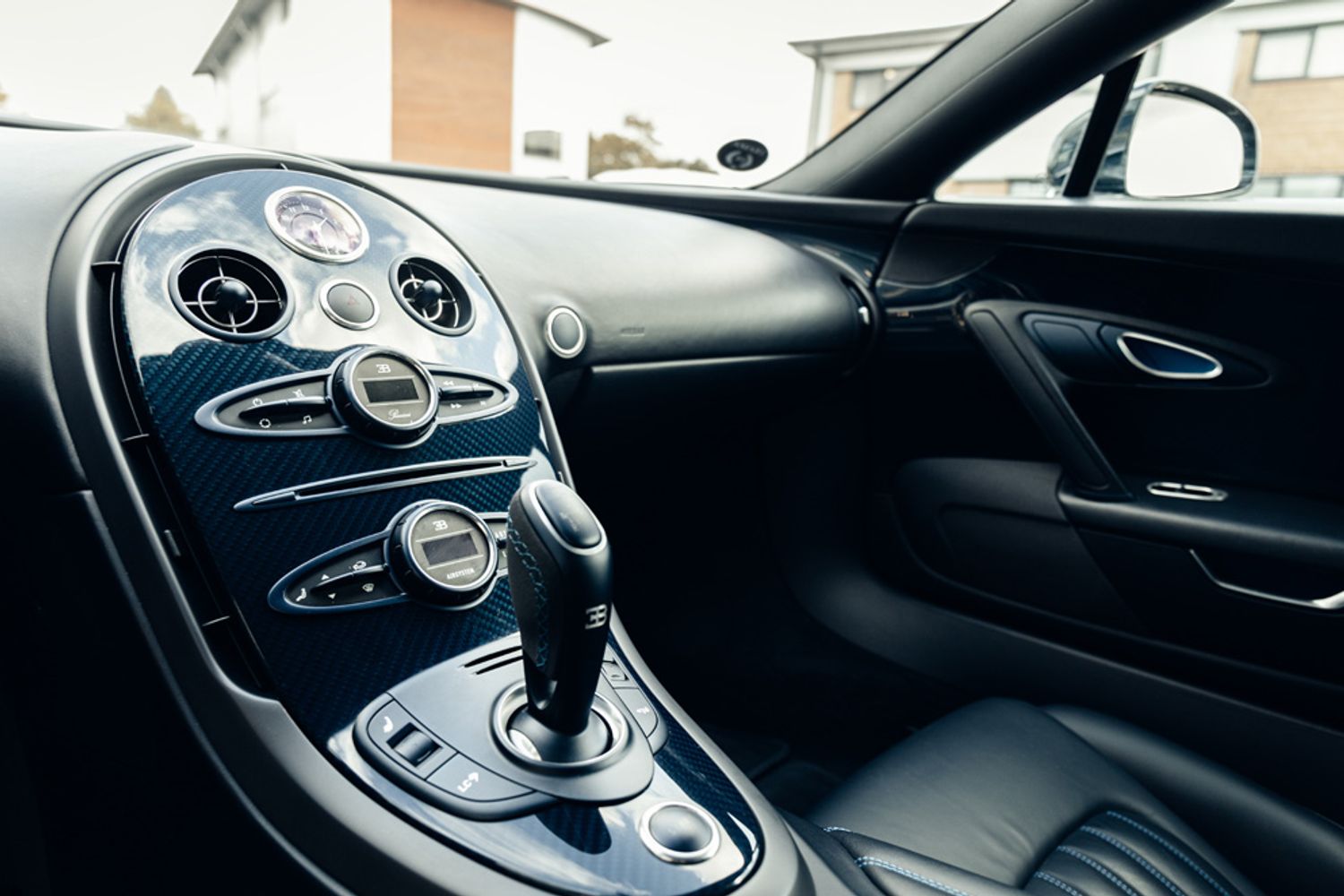 BUGATTI VEYRON COUPE COUPE 8.0 COUPE 2DR AUTOMATIC