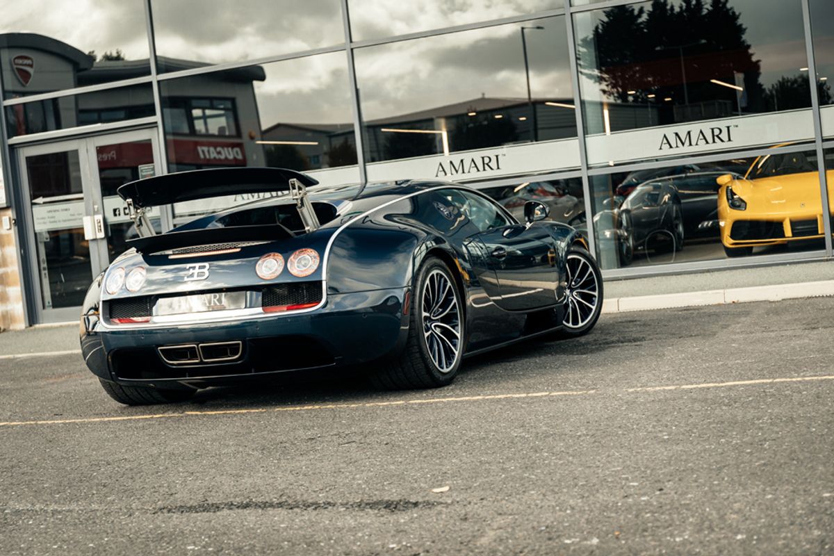 BUGATTI VEYRON COUPE COUPE 8.0 COUPE 2DR AUTOMATIC