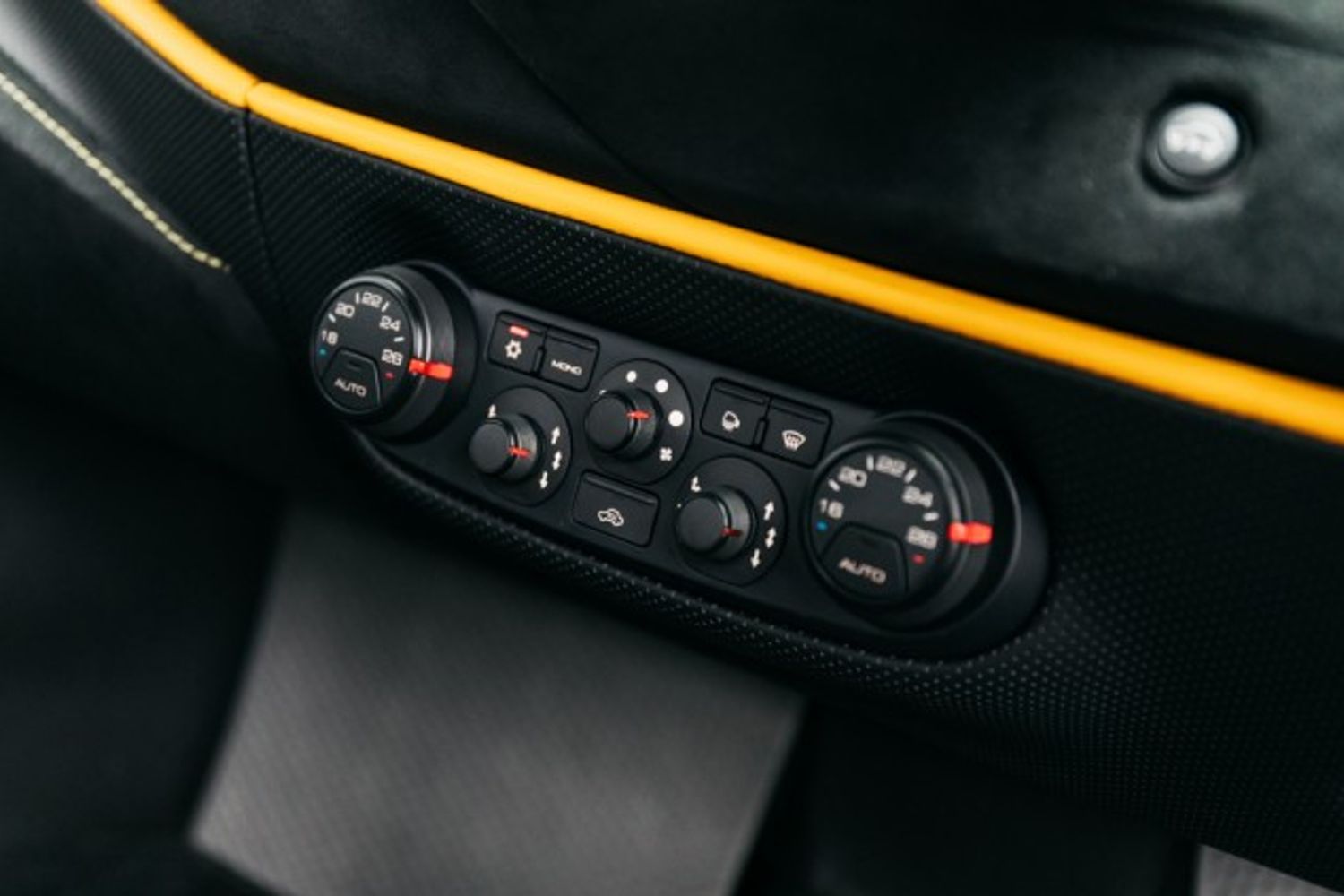 FERRARI 488 PISTA VS COUPE 3.9 VS 2DR SEMI AUTOMATIC