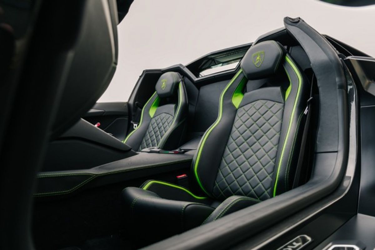 LAMBORGHINI AVENTADOR COUPE 6.5 V12 2DR SEMI AUTOMATIC