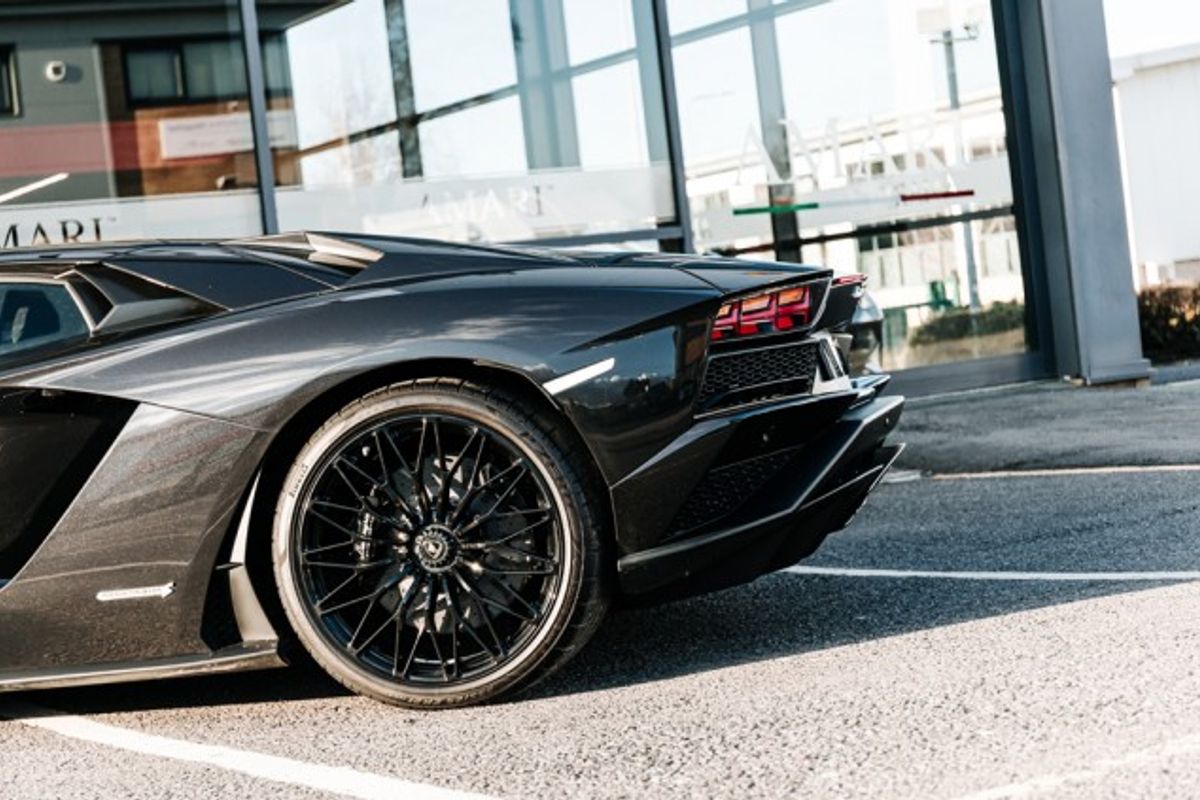 LAMBORGHINI AVENTADOR COUPE 6.5 LP 740-4 S 2DR SEMI AUTOMATIC