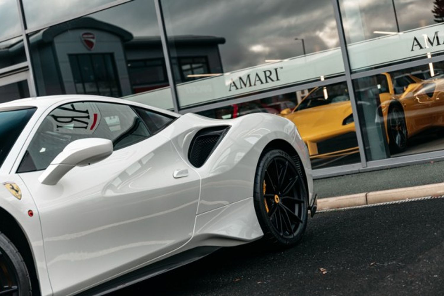 FERRARI 488 PISTA VS COUPE 3.9 VS 2DR SEMI AUTOMATIC