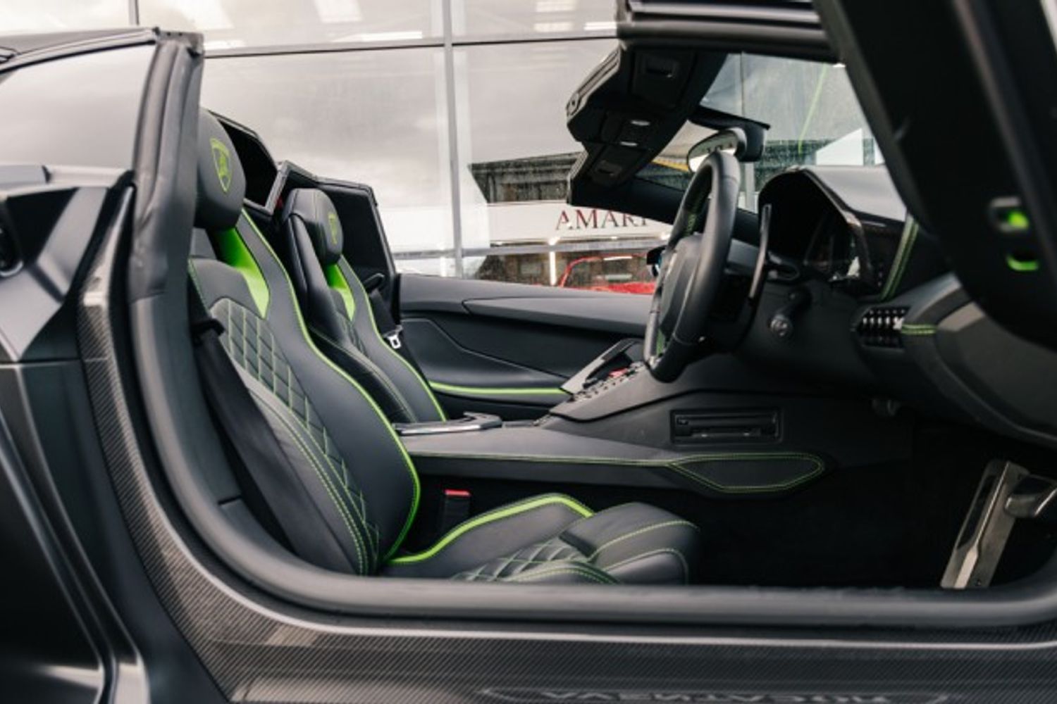 LAMBORGHINI AVENTADOR COUPE 6.5 V12 2DR SEMI AUTOMATIC