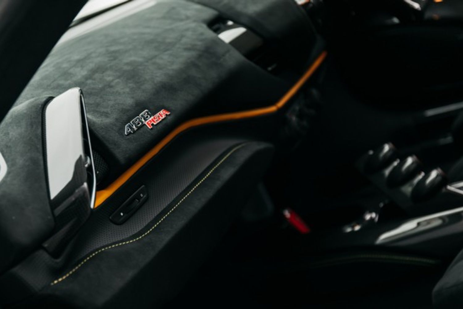FERRARI 488 PISTA VS COUPE 3.9 VS 2DR SEMI AUTOMATIC