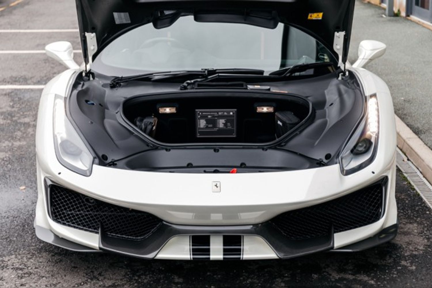 FERRARI 488 PISTA VS COUPE 3.9 VS 2DR SEMI AUTOMATIC