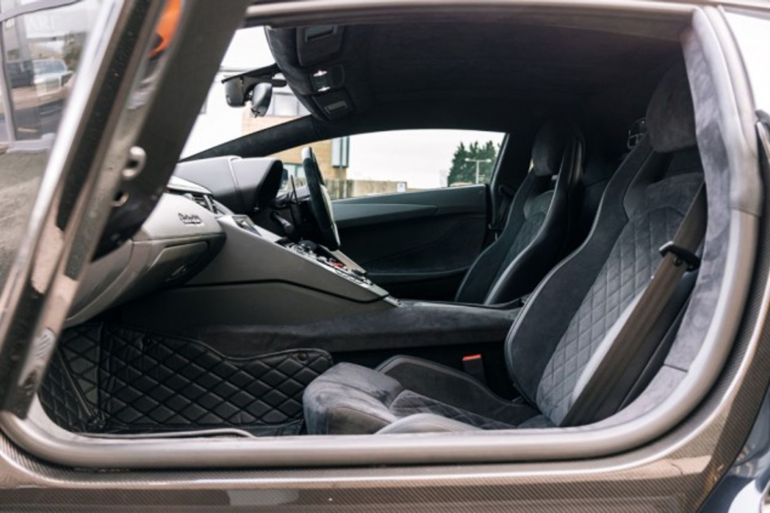 LAMBORGHINI AVENTADOR COUPE 6.5 LP 740-4 S 2DR SEMI AUTOMATIC