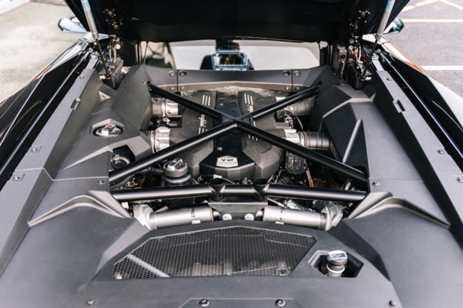 LAMBORGHINI AVENTADOR COUPE 6.5 LP 740-4 S 2DR SEMI AUTOMATIC