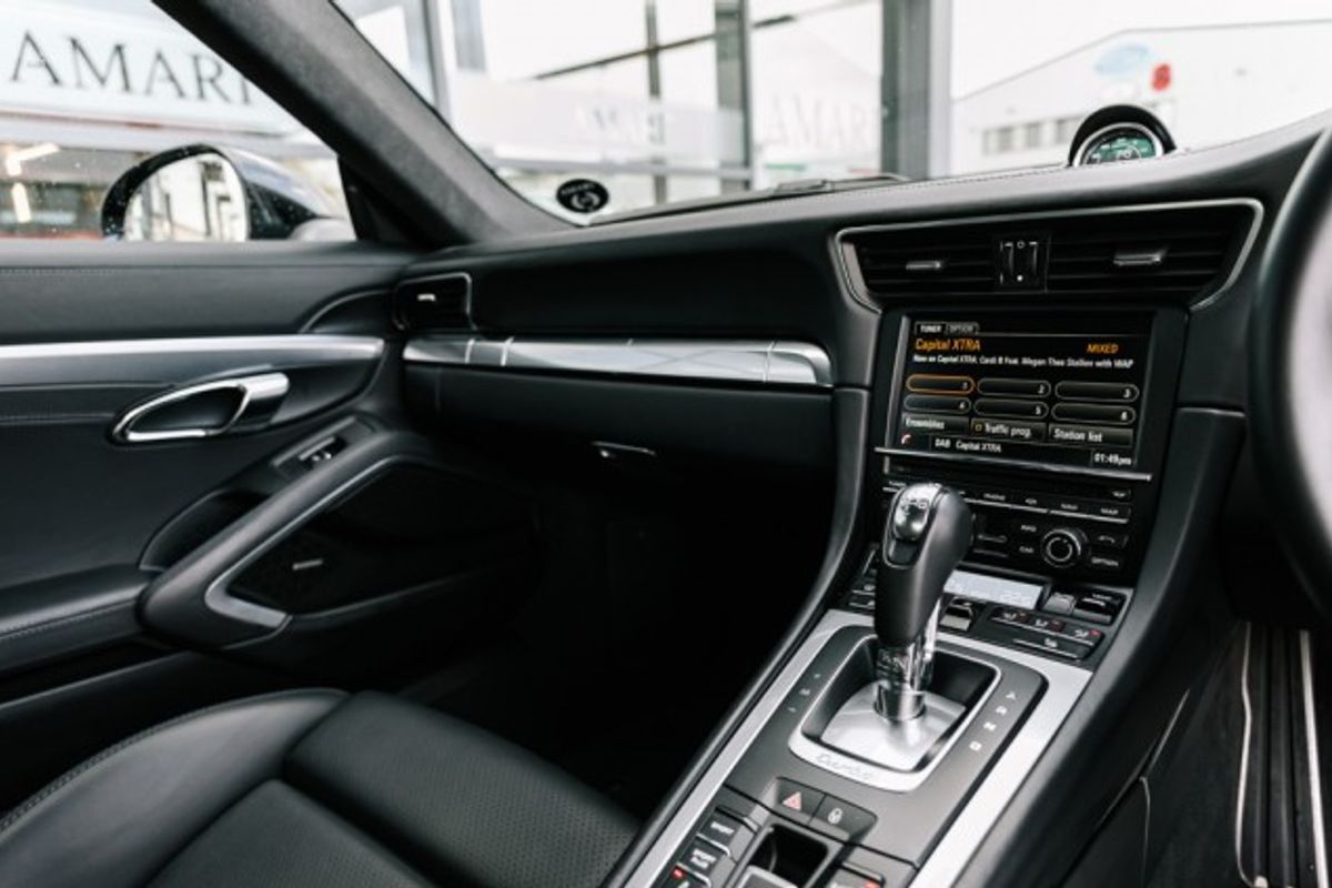 PORSCHE 911 COUPE 3.8 TURBO PDK 2DR SEMI AUTOMATIC