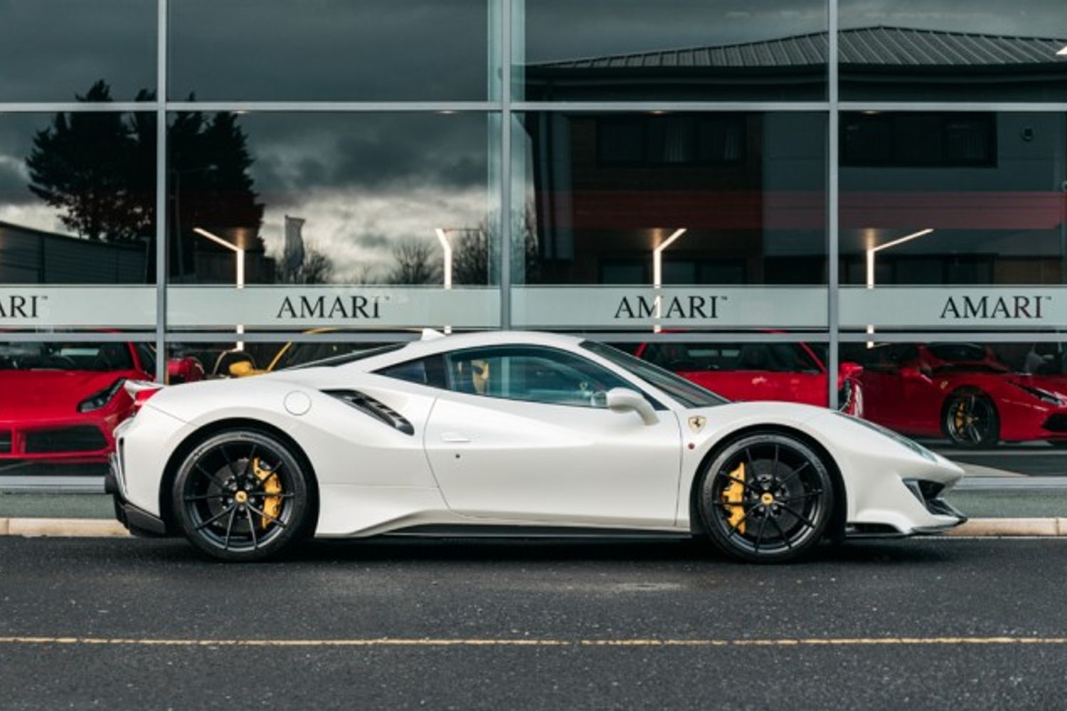 FERRARI 488 PISTA VS COUPE 3.9 VS 2DR SEMI AUTOMATIC