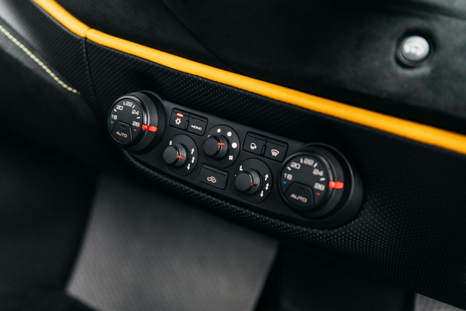 FERRARI 488 PISTA VS COUPE 3.9 VS 2DR SEMI AUTOMATIC