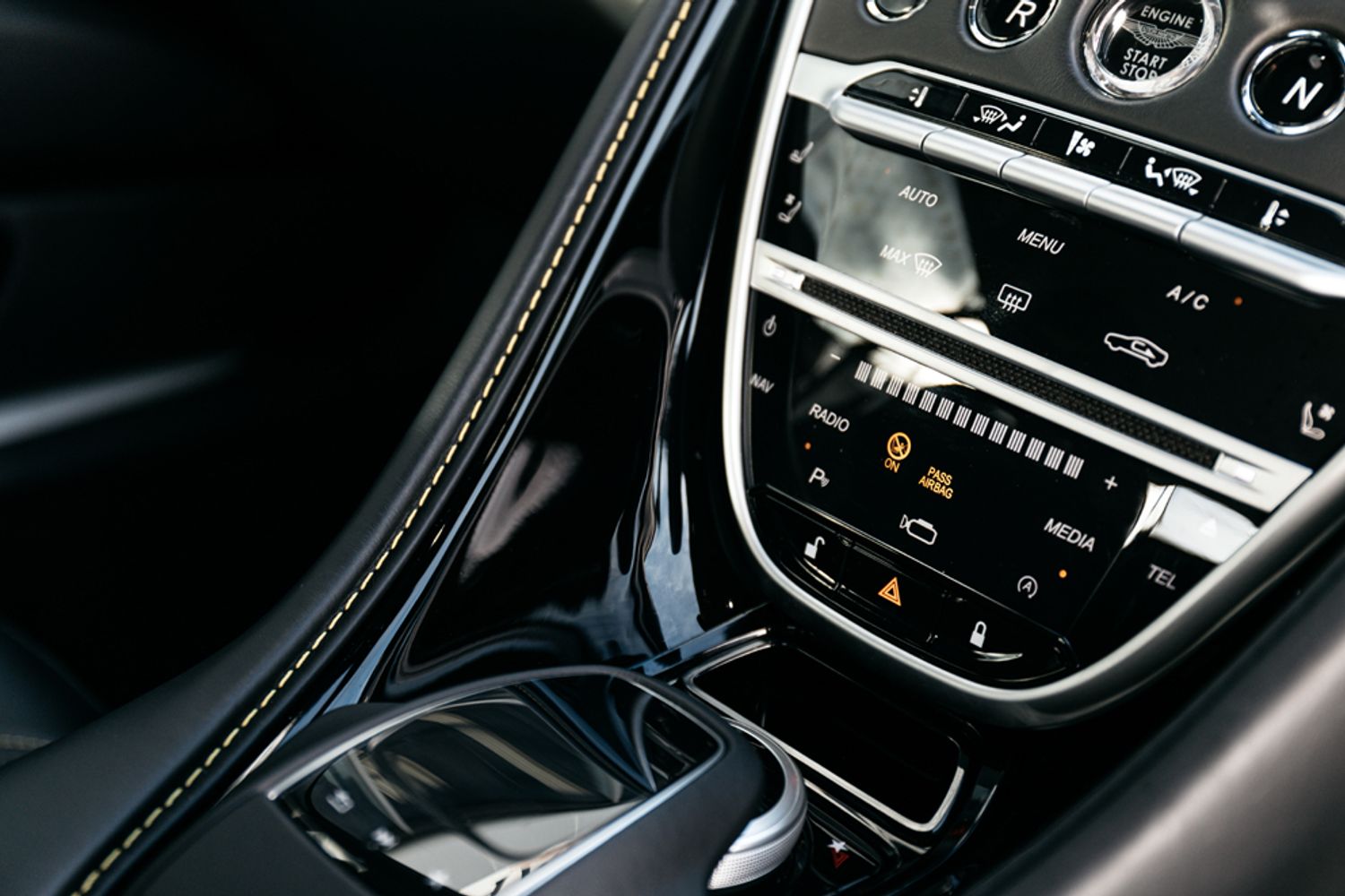 ASTON MARTIN DB11 COUPE 5.2 V12 2DR AUTOMATIC