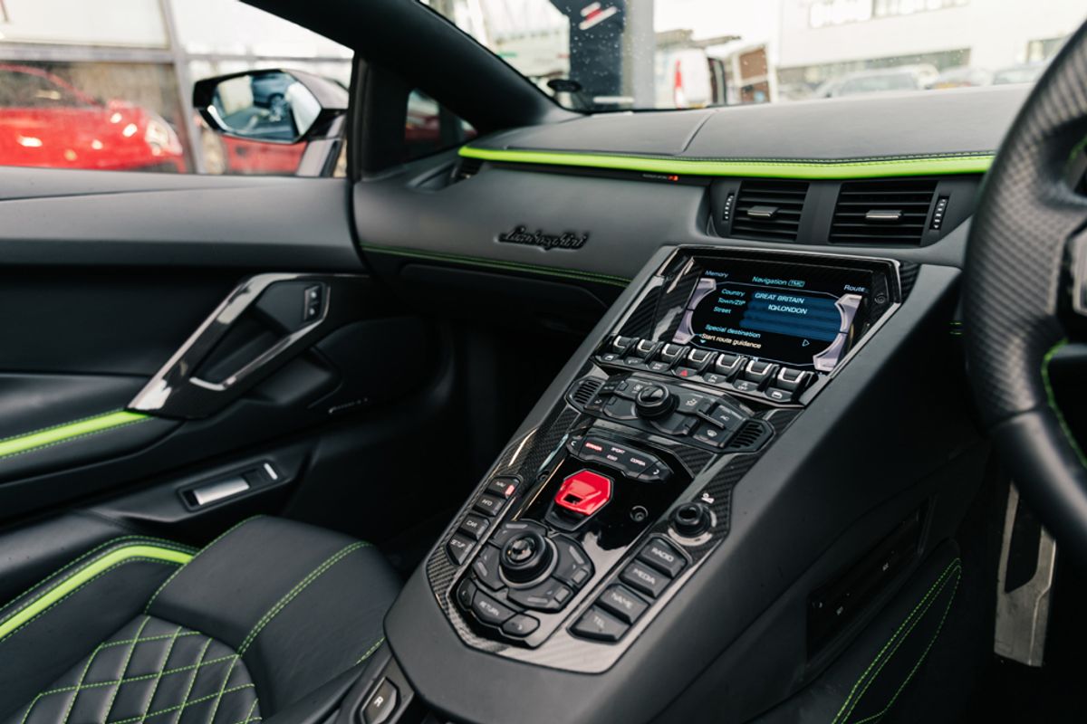 LAMBORGHINI AVENTADOR COUPE 6.5 V12 2DR SEMI AUTOMATIC