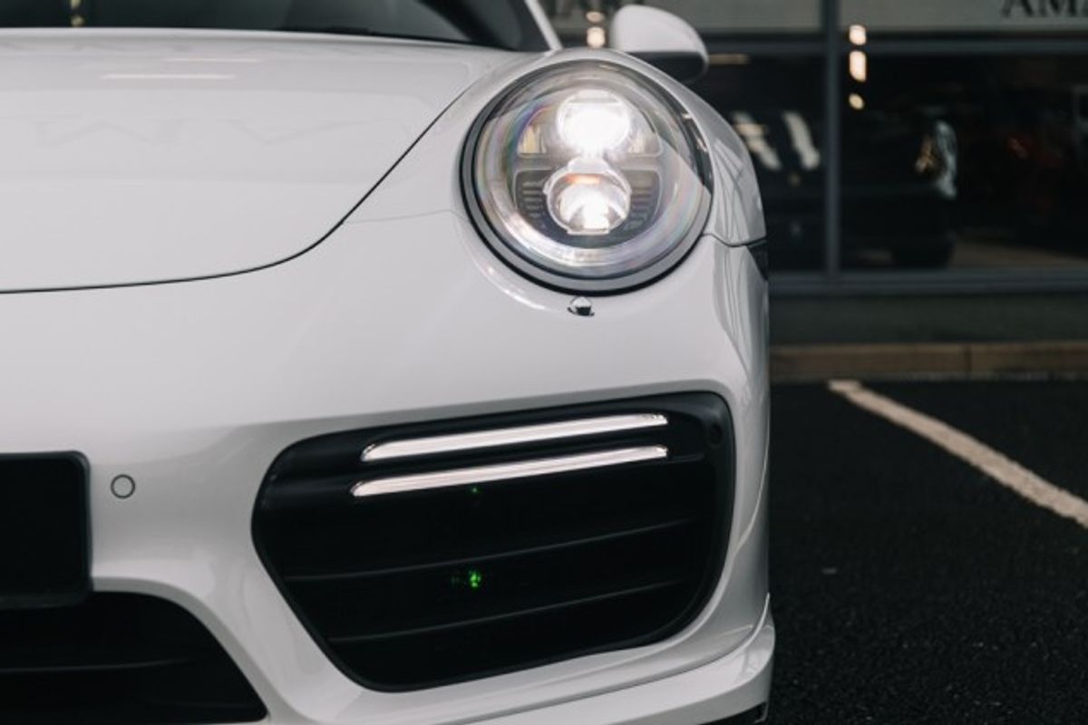 PORSCHE 911 COUPE 3.8 TURBO PDK 2DR SEMI AUTOMATIC