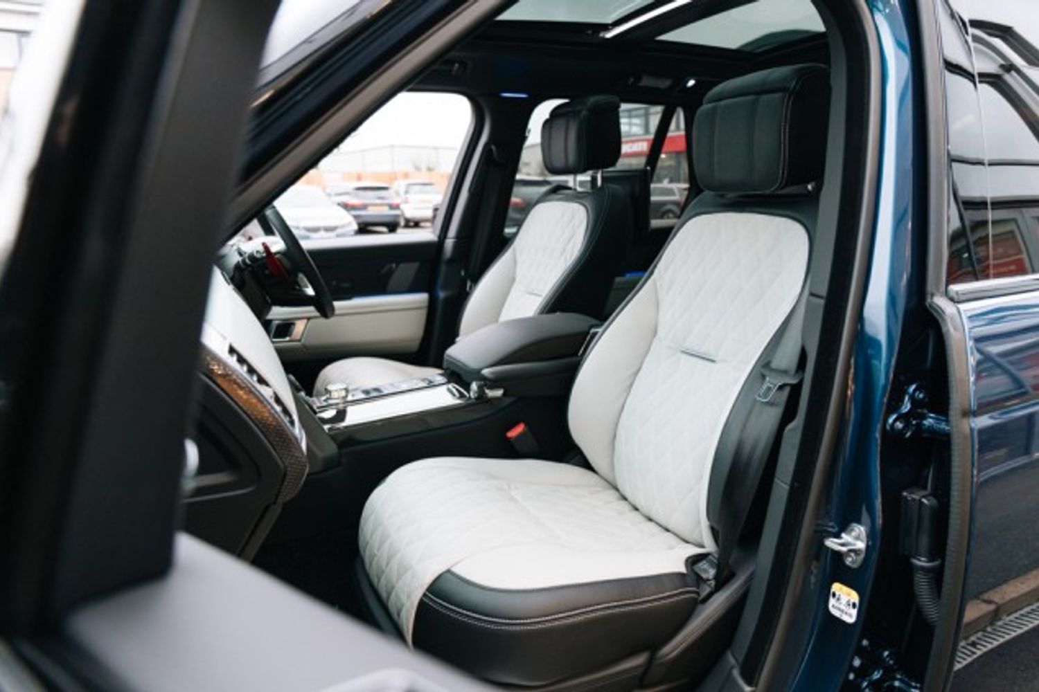 LAND ROVER RANGE ROVER ESTATE 5.0 V8 SVAUTOBIOGRAPHY DYNAMIC 5DR AUTOMATIC