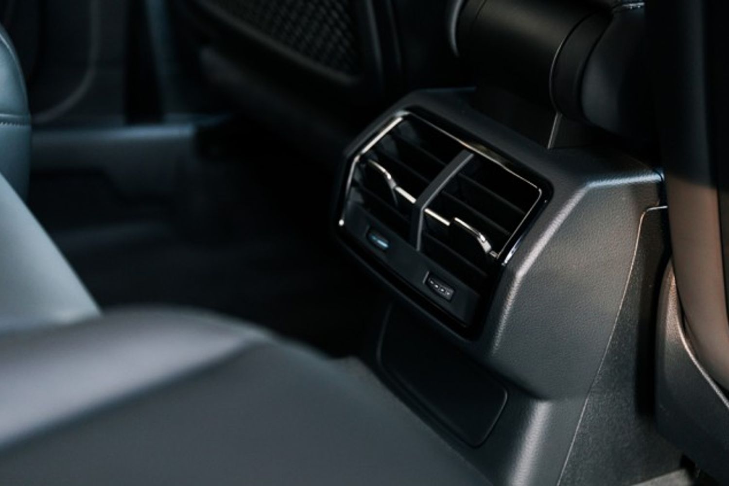 AUDI RS Q3 ESTATE 2.5 RS TFSI QUATTRO 5DR SEMI AUTOMATIC