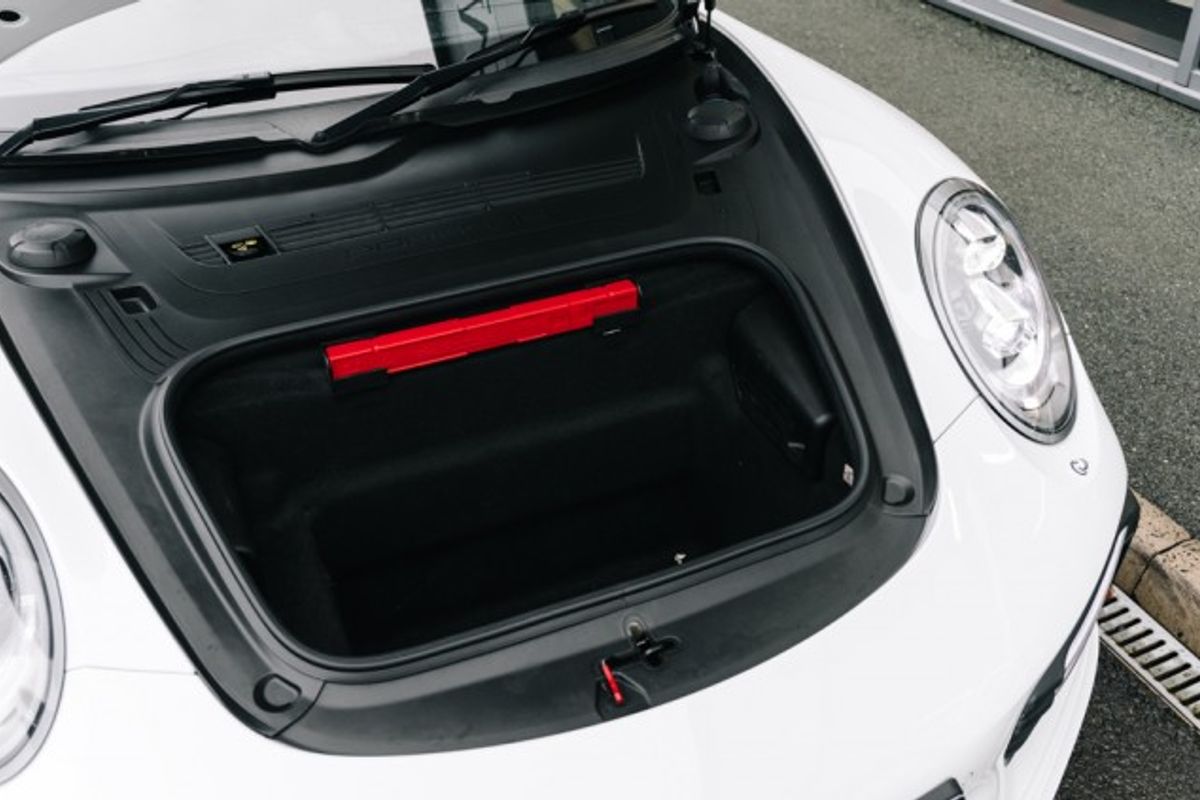 PORSCHE 911 COUPE 3.8 TURBO PDK 2DR SEMI AUTOMATIC