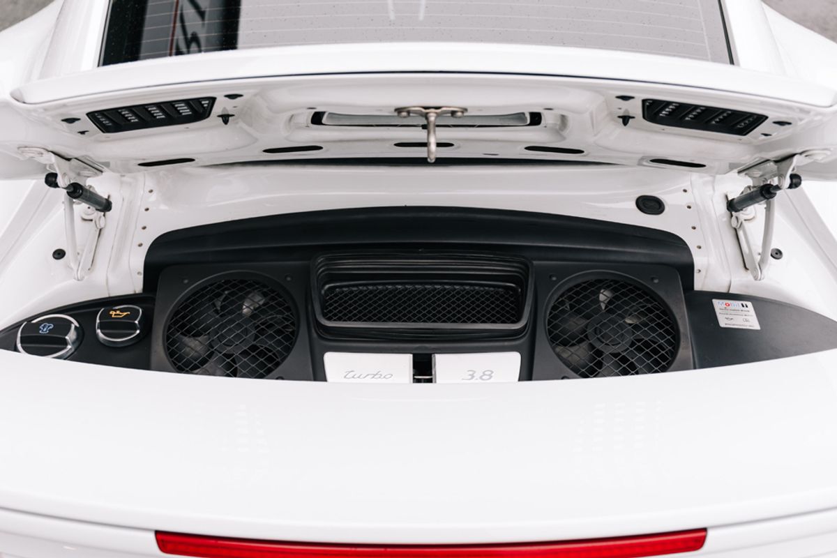 PORSCHE 911 COUPE 3.8 TURBO PDK 2DR SEMI AUTOMATIC