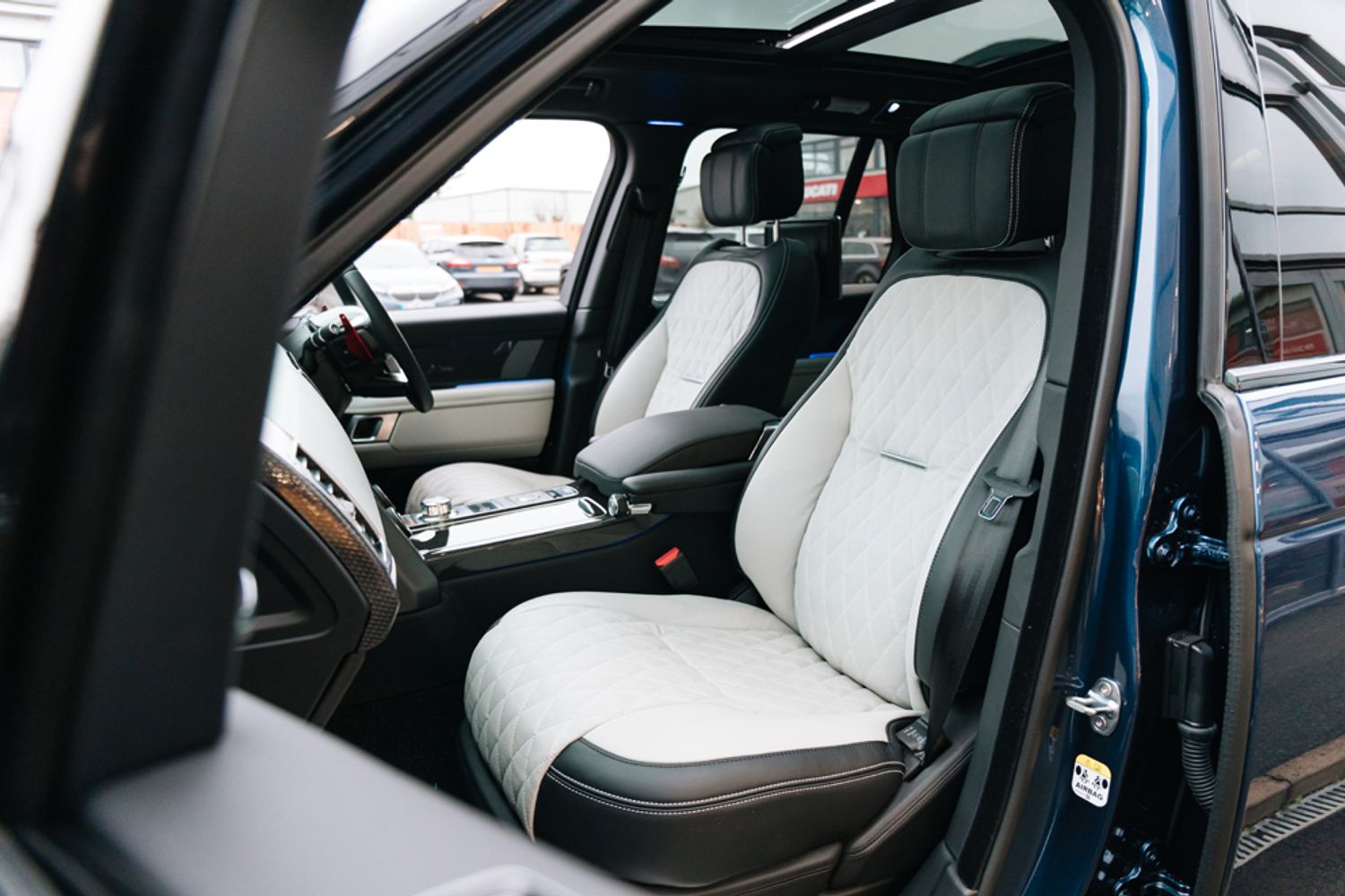 LAND ROVER RANGE ROVER ESTATE 5.0 V8 SVAUTOBIOGRAPHY DYNAMIC 5DR AUTOMATIC
