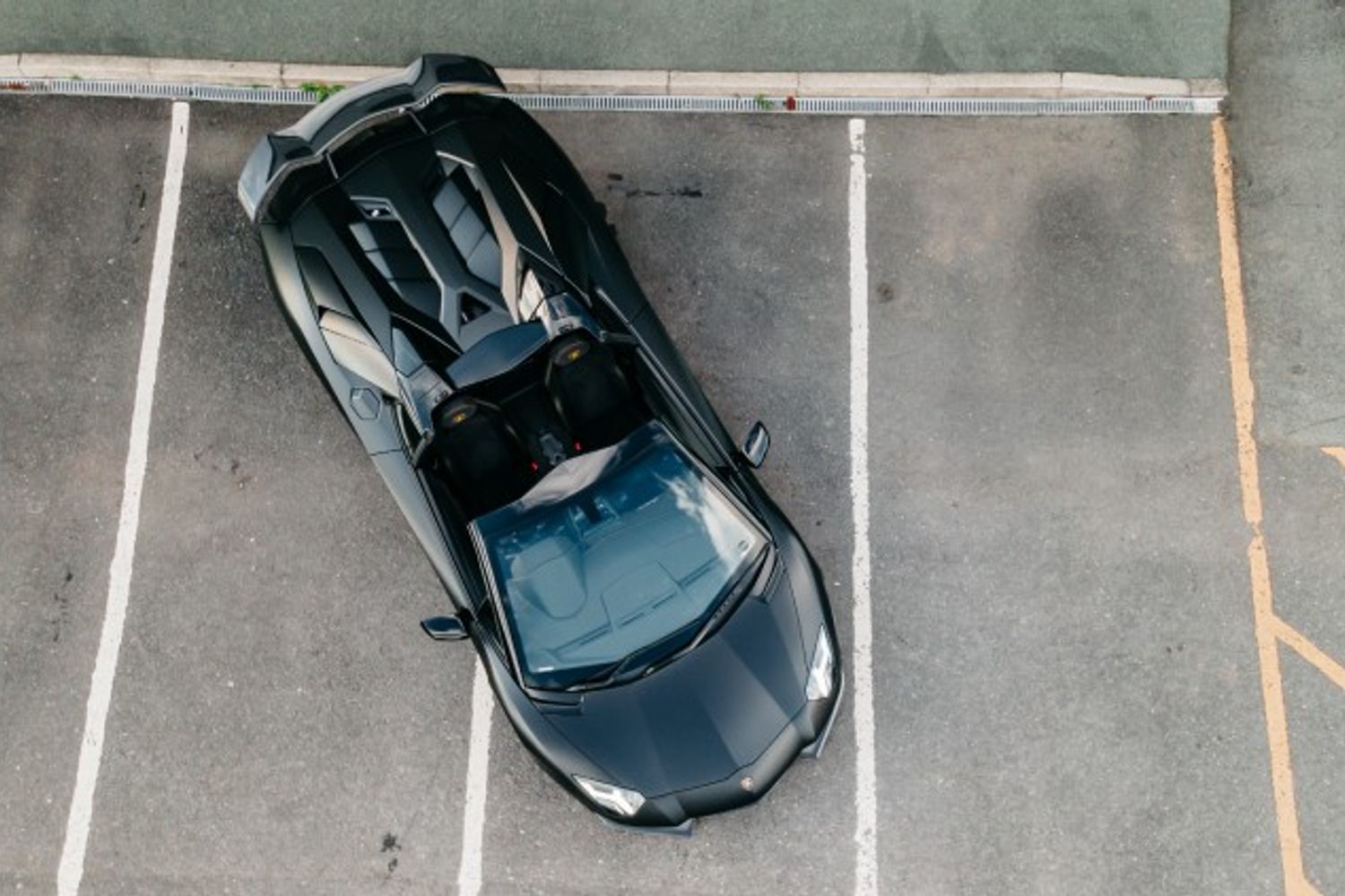 LAMBORGHINI AVENTADOR CONVERTIBLE 6.5 LP 740-4 S ROADSTER 2DR SEMI AUTOMATIC