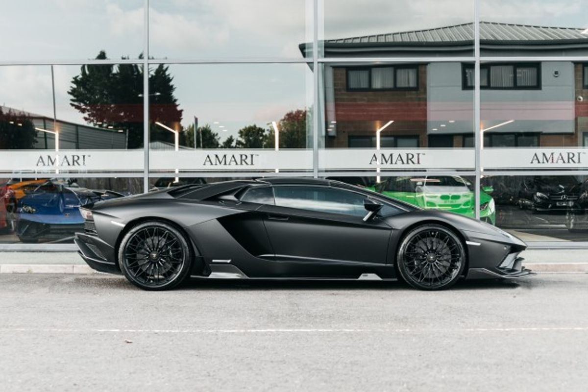 LAMBORGHINI AVENTADOR CONVERTIBLE 6.5 LP 740-4 S ROADSTER 2DR SEMI AUTOMATIC
