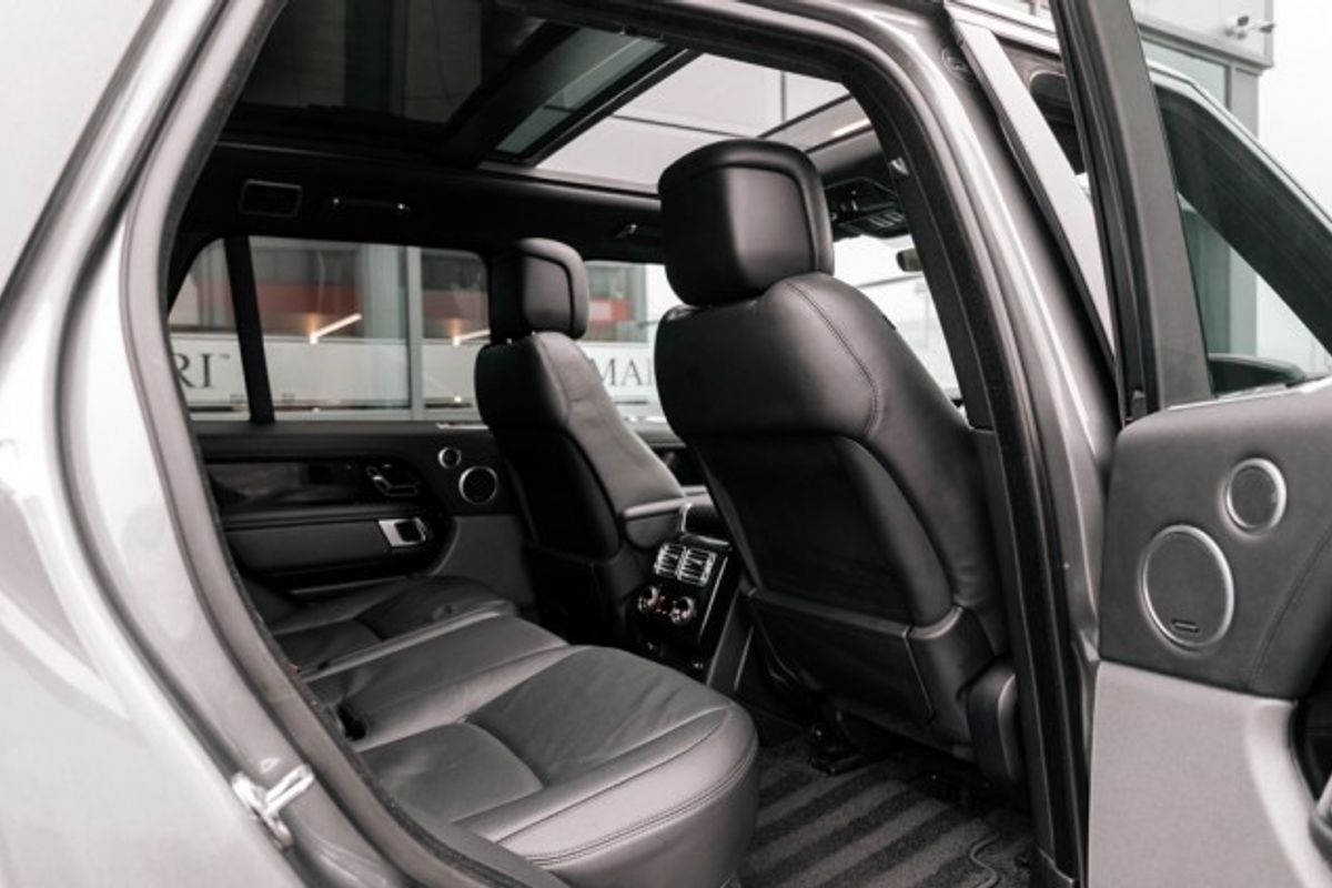 LAND ROVER RANGE ROVER DIESEL ESTATE 3.0 SDV6 VOGUE 5DR AUTOMATIC