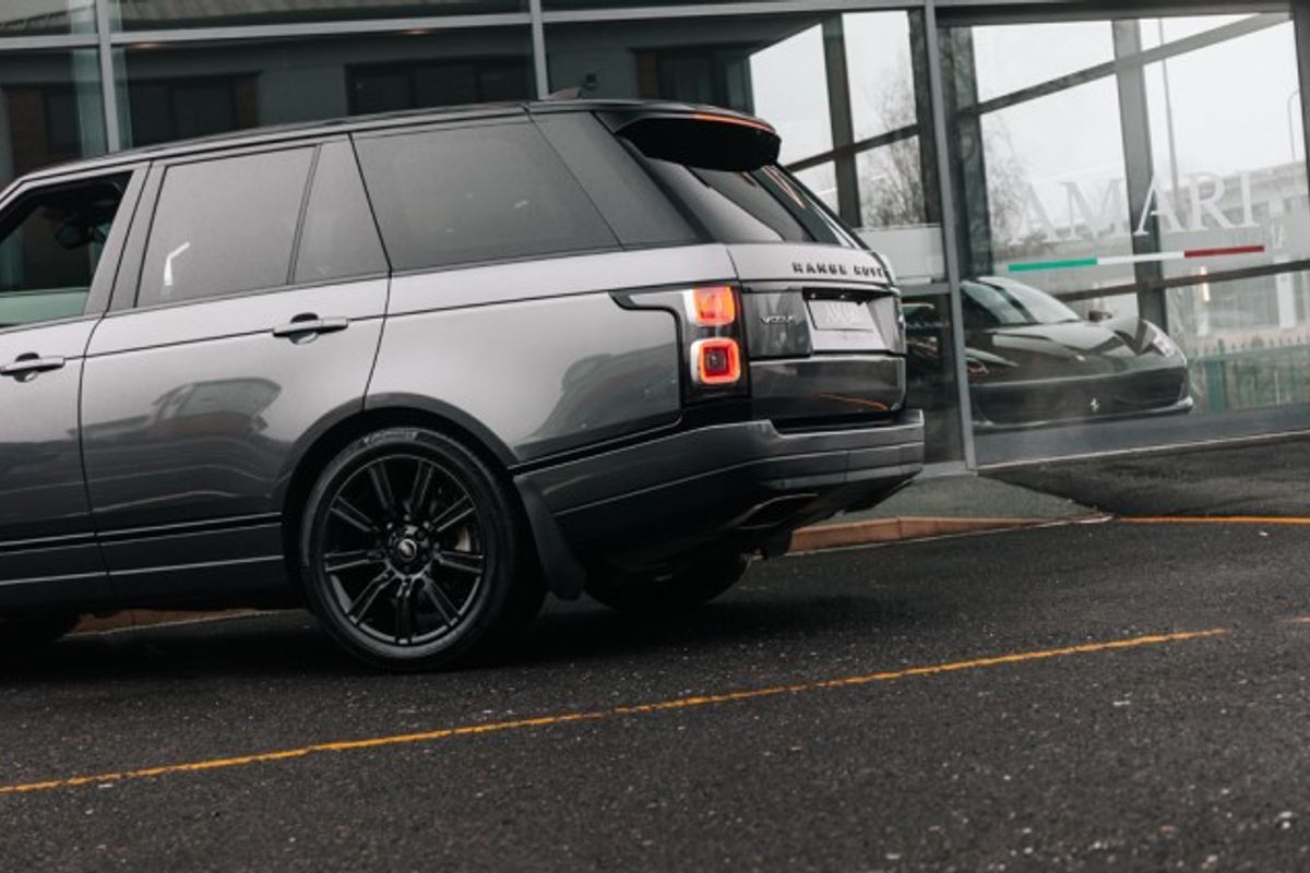 LAND ROVER RANGE ROVER DIESEL ESTATE 3.0 SDV6 VOGUE 5DR AUTOMATIC
